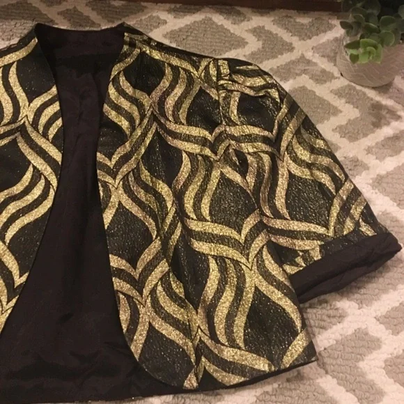 ✨Vintage Holiday Cropped Jacket ✨ - Picture 3 of 8